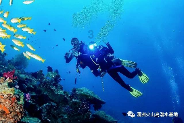 红色盒子小人