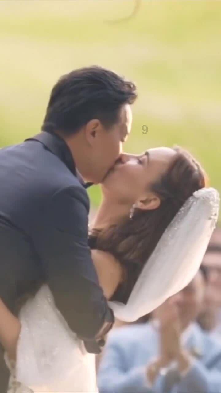 正午阳光又一年代剧杀青，集齐关晓彤