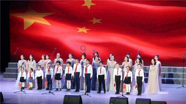 汪峰的四个孩子，有妈没爸，有爸没妈，可他早已经习以为常