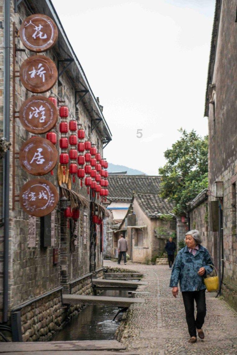 中国中学生参加俄远东联邦大学国际冬令营