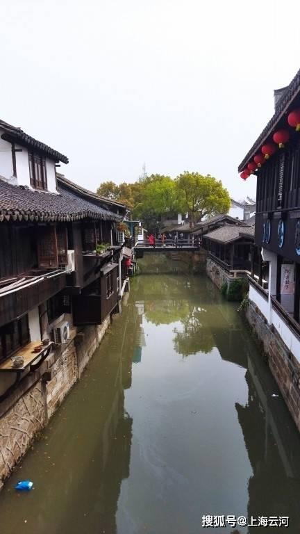 见面真的能增进情侣的感情吗？游戏画面